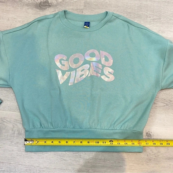 Good Vibes Psychedelic Mint Green Batwing Fleece Cropped Sweatshirt Size M - Picture 9 of 15